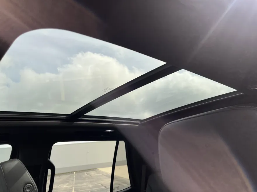 2022 Chevrolet Tahoe LT photo 1