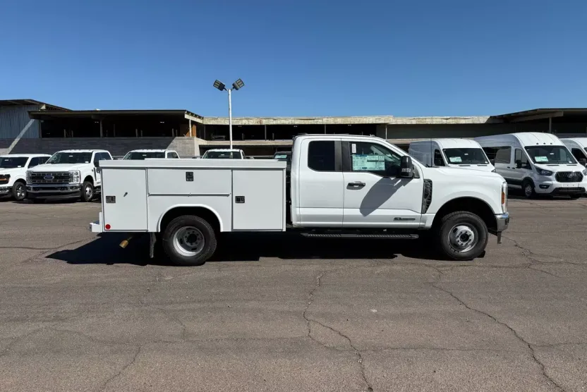 2025 Ford F-350 XL photo 1