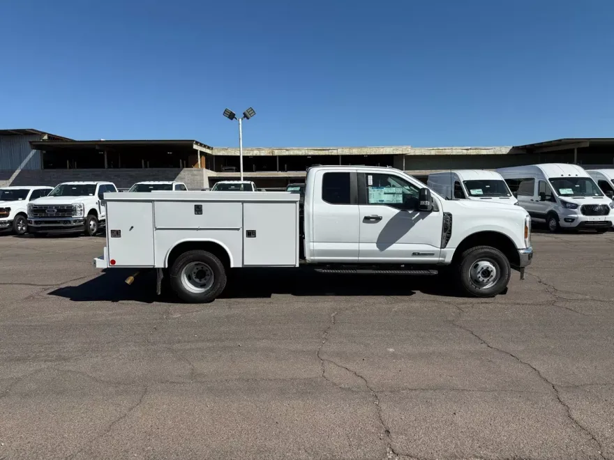 2025 Ford F-350 XL photo 1