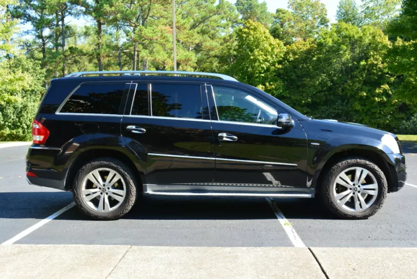 2011 Mercedes Benz GL 350 BlueTEC photo 1