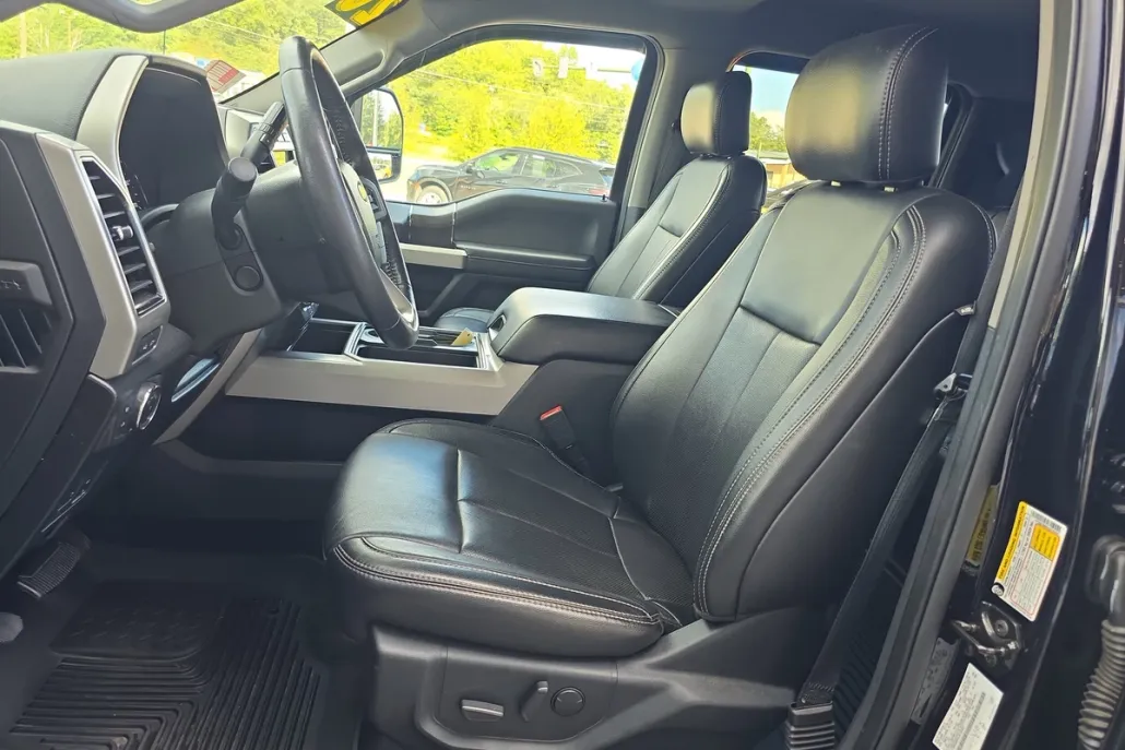 2020 Ford F-350 Lariat photo 1