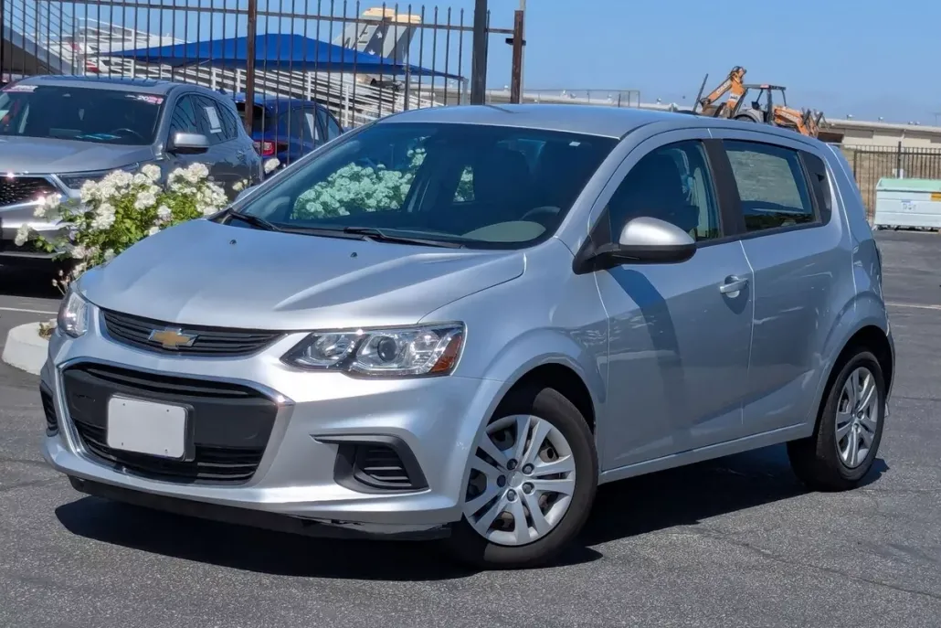 2020 Chevrolet Sonic LT photo 1