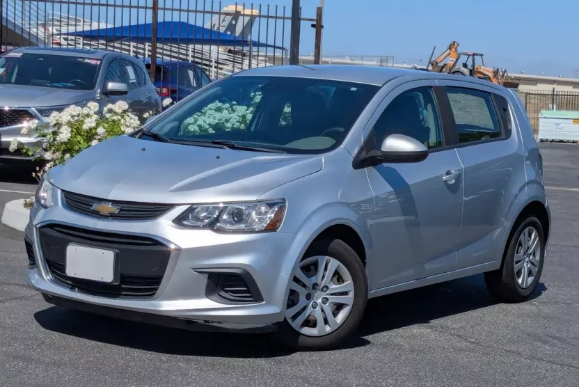 2020 Chevrolet Sonic LT photo 1