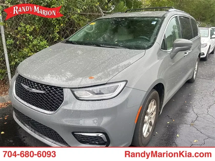 2021 Chrysler Pacifica Touring L photo 1