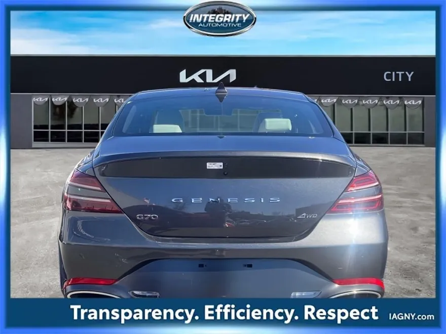2024 Genesis G70 2.5T photo 5