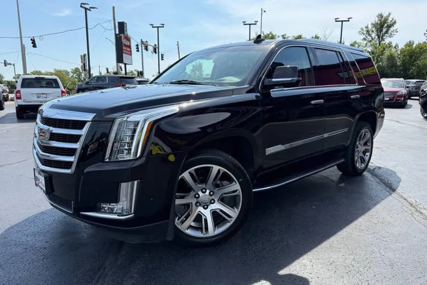 2017 Cadillac Escalade Luxury photo 1