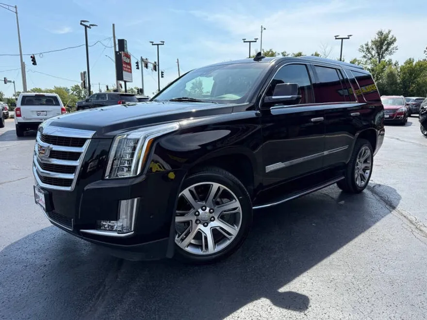 2017 Cadillac Escalade Luxury photo 1