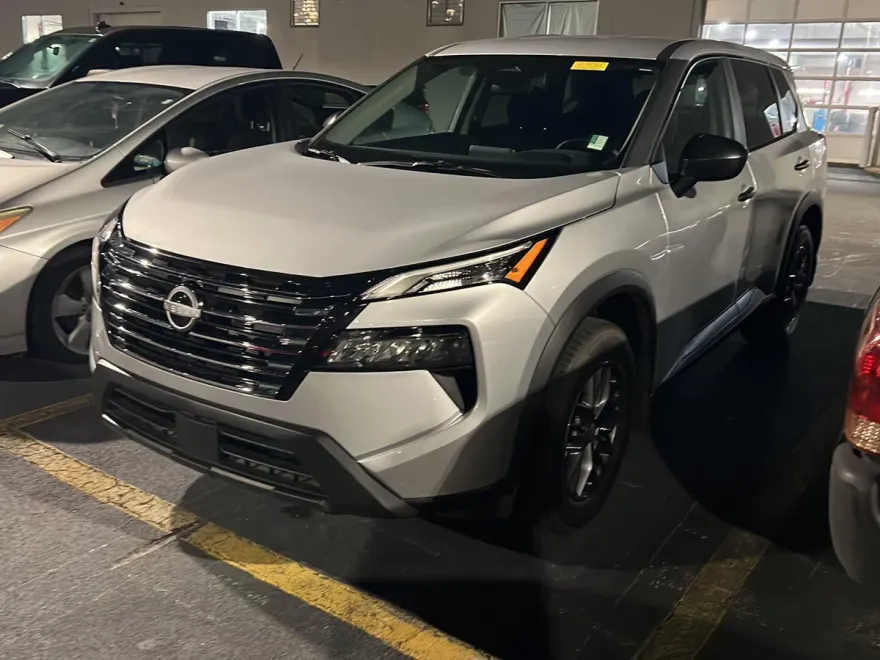 2025 Nissan Rogue S photo 1