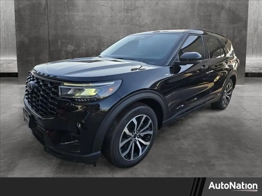 2025 Ford Explorer ST-Line photo 1