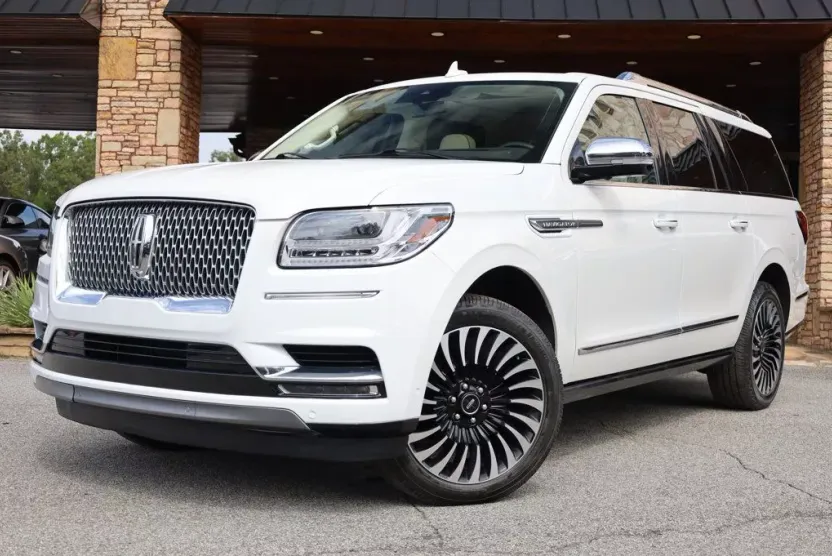 2020 Lincoln Navigator Black Label photo 1