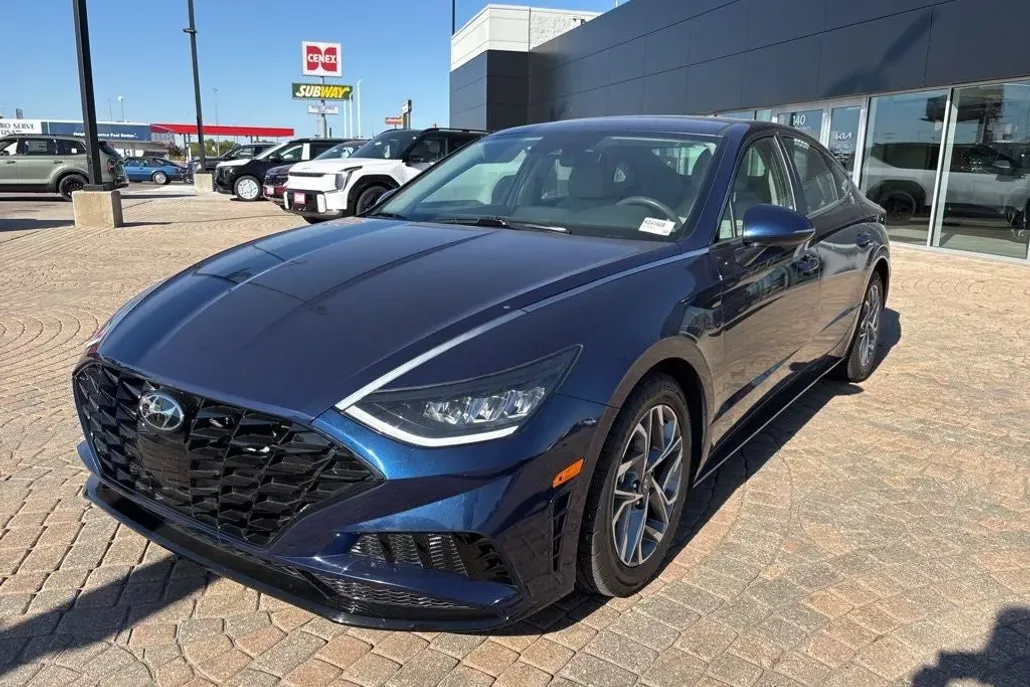 2021 Hyundai Sonata SEL photo 1