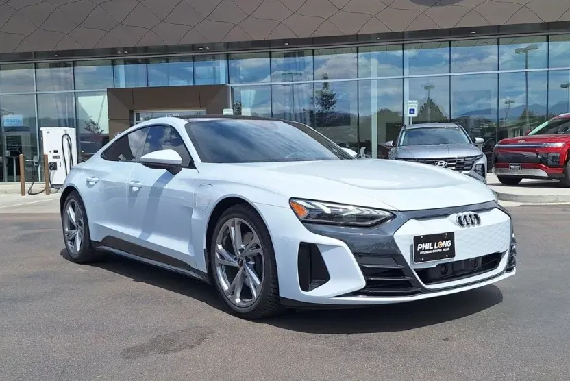 2023 Audi e-tron GT Premium Plus photo 1