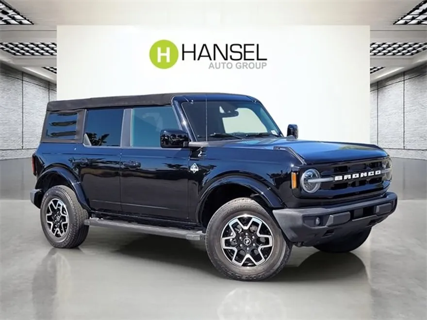 2022 Ford Bronco Outer Banks photo 1
