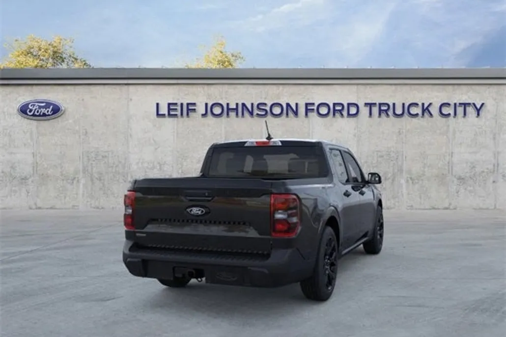 2025 Ford Maverick XLT photo 1