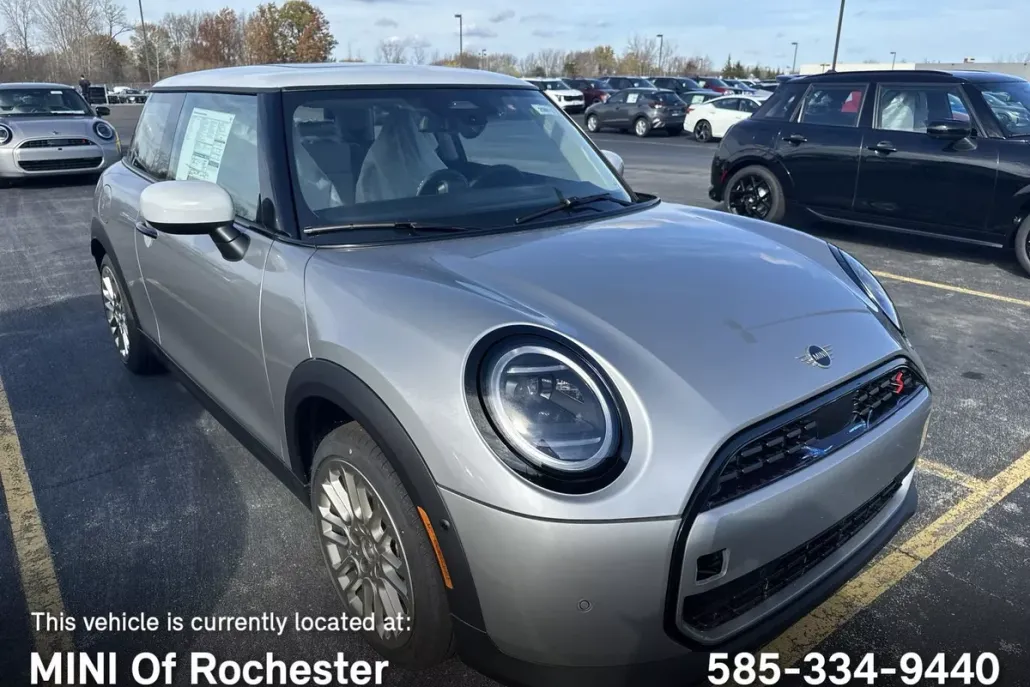 2025 Mini Cooper 2 Door Hardtop Signature photo 1