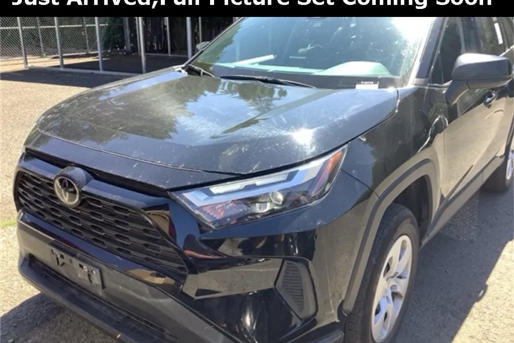 2024 Toyota RAV4 LE photo 1