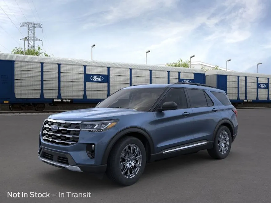 2025 Ford Explorer photo 1