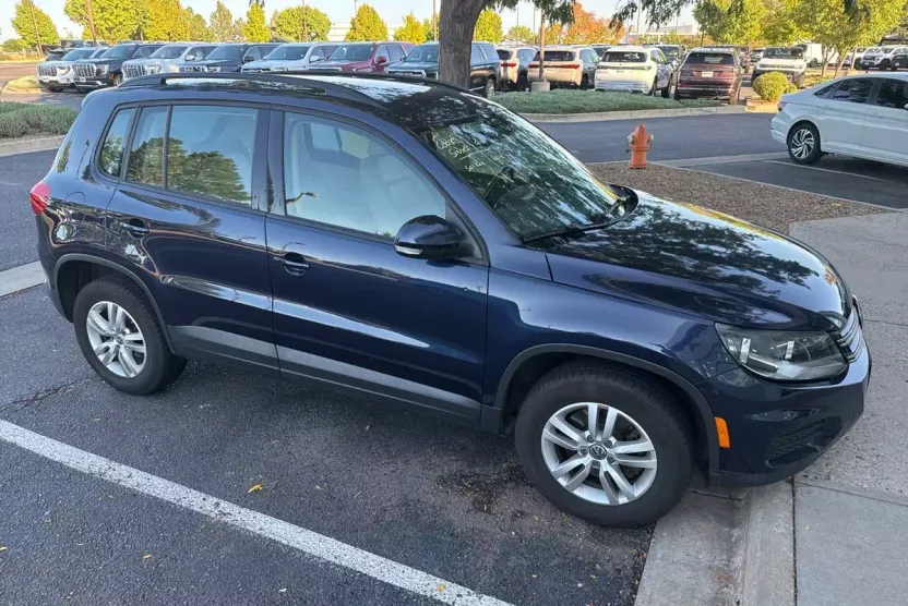 2016 Volkswagen Tiguan SEL photo 1