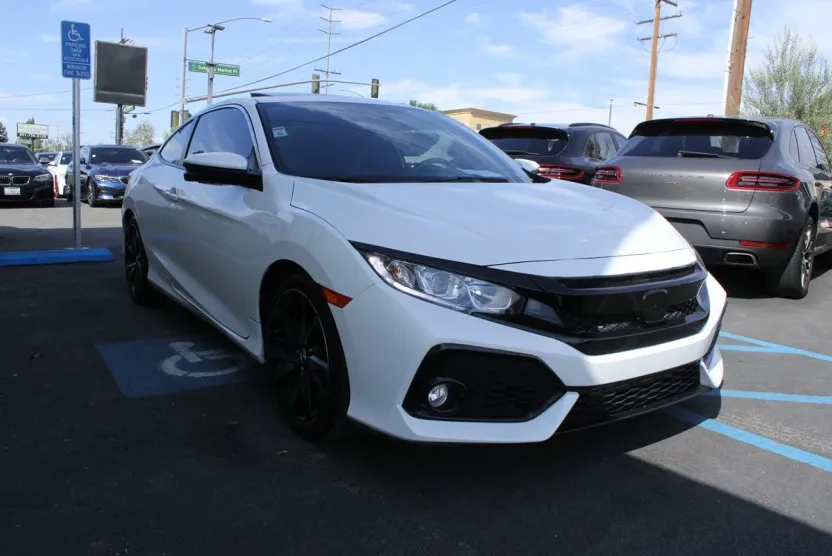 2018 Honda Civic Si photo 1