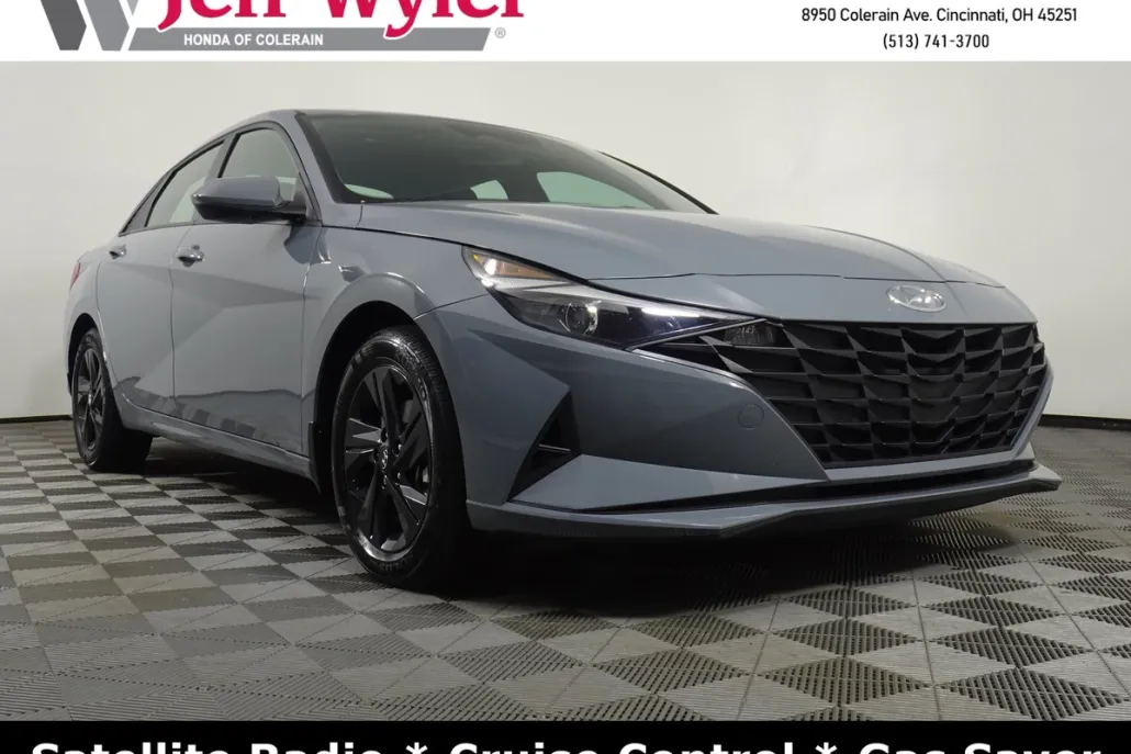2023 Hyundai Elantra SEL photo 1