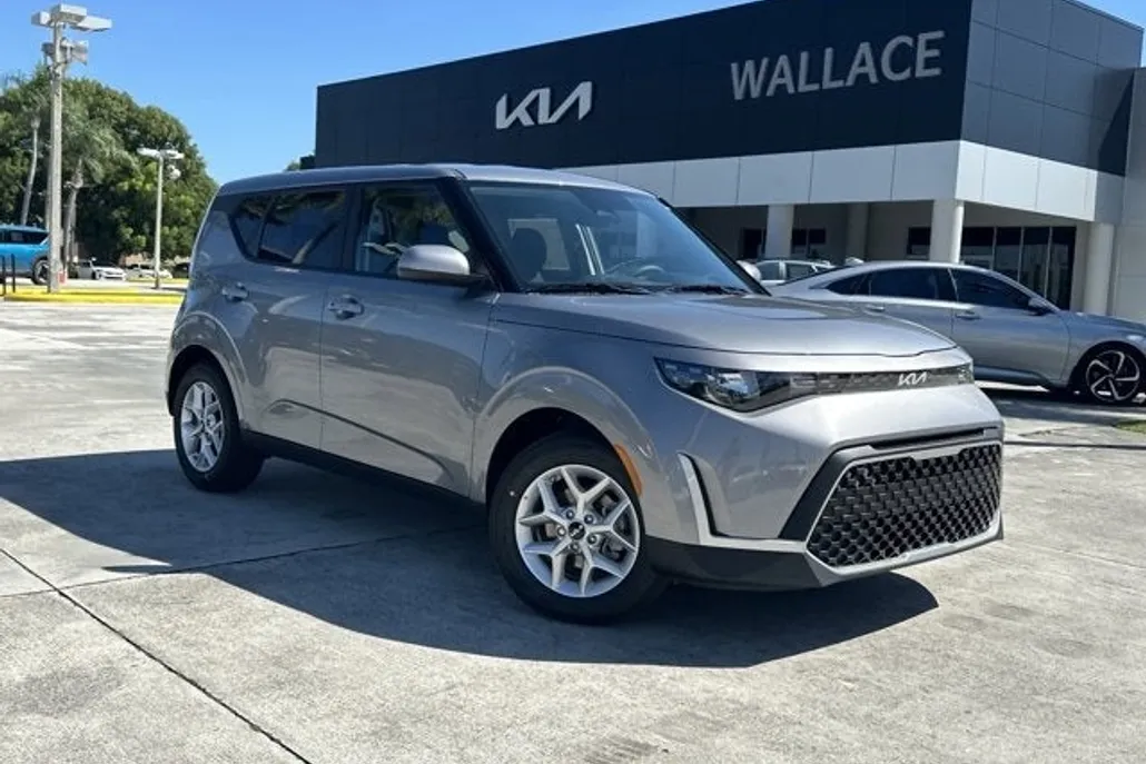2025 Kia Soul S photo 1