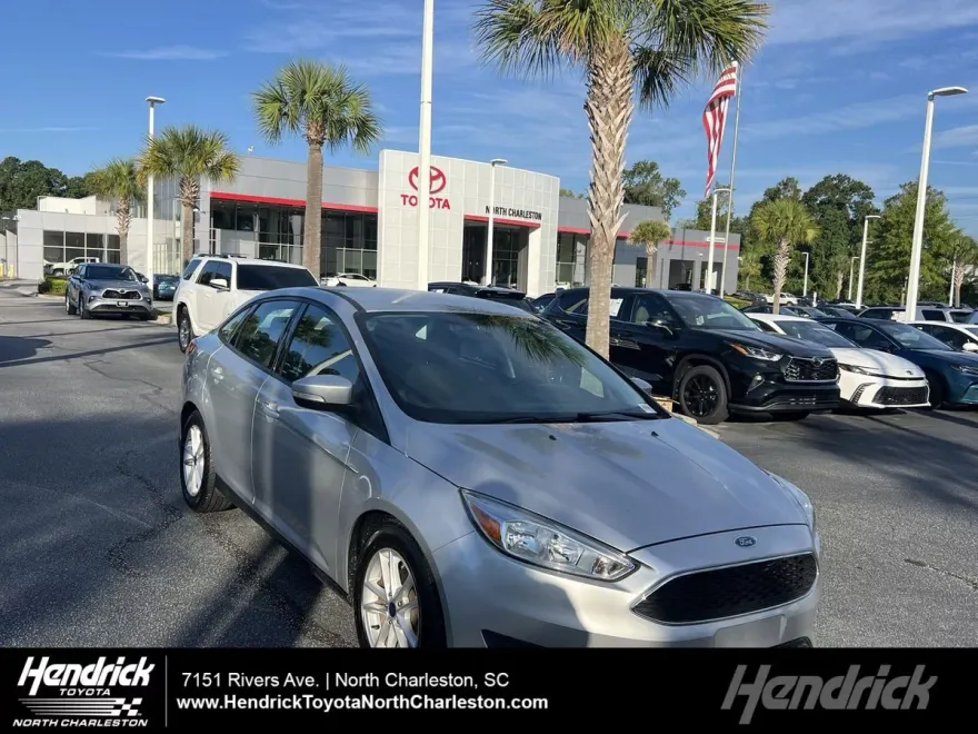 2016 Ford Focus SE photo 1