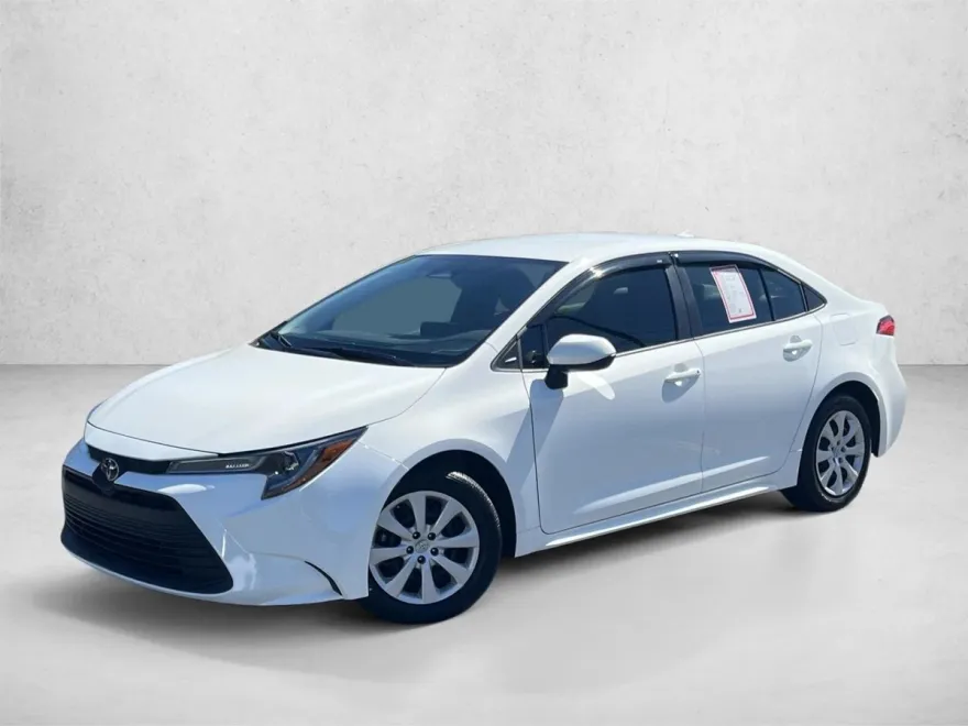 2024 Toyota Corolla LE photo 1