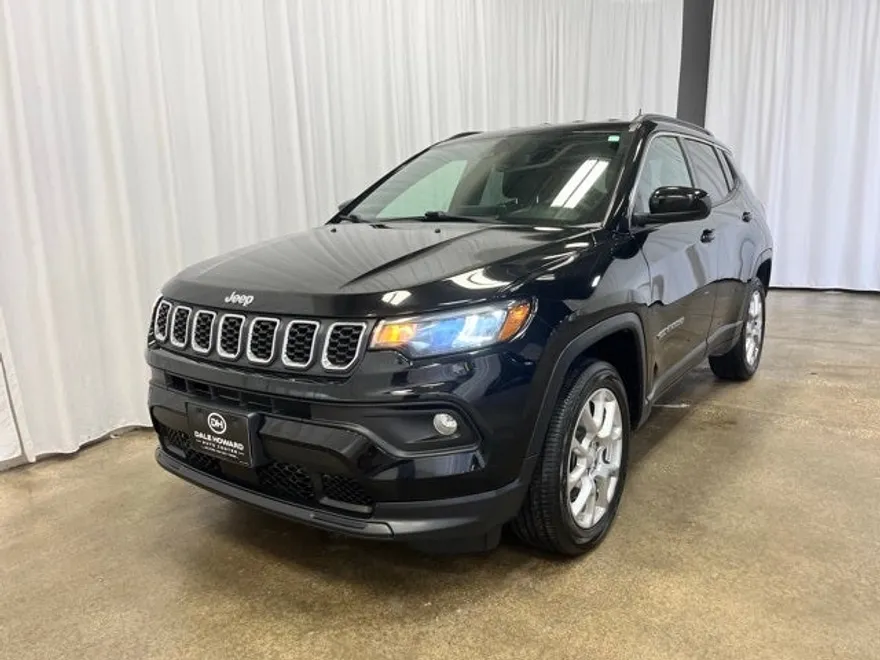 2024 Jeep Compass Latitude Lux photo 1