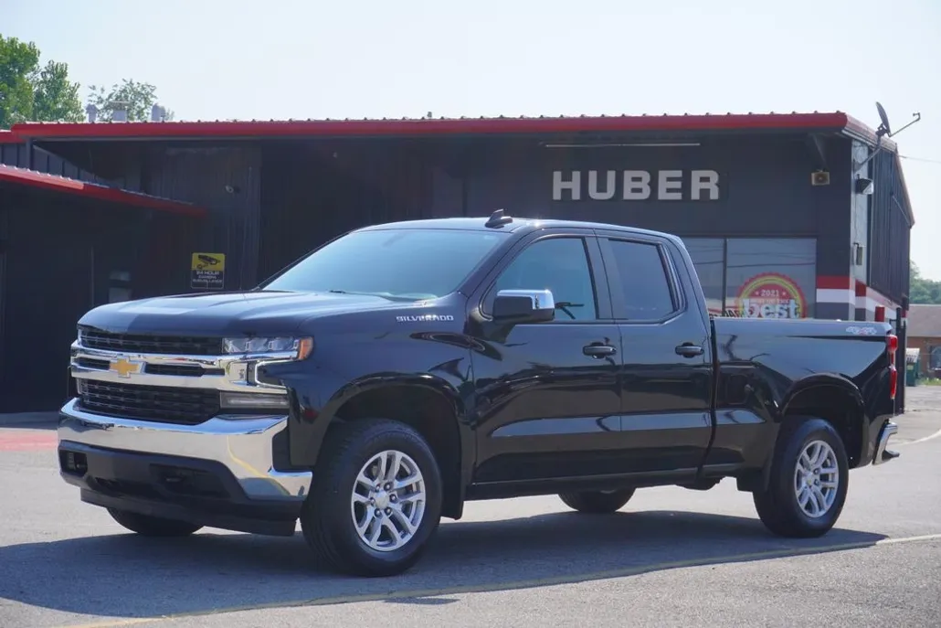 2022 Chevrolet Silverado 1500 LT photo 1