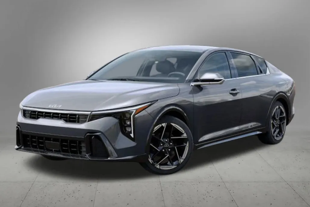 2025 Kia K4 GT-Line photo 1