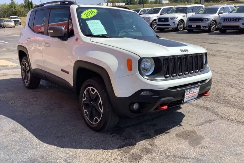 2016 Jeep Renegade Trailhawk photo 1