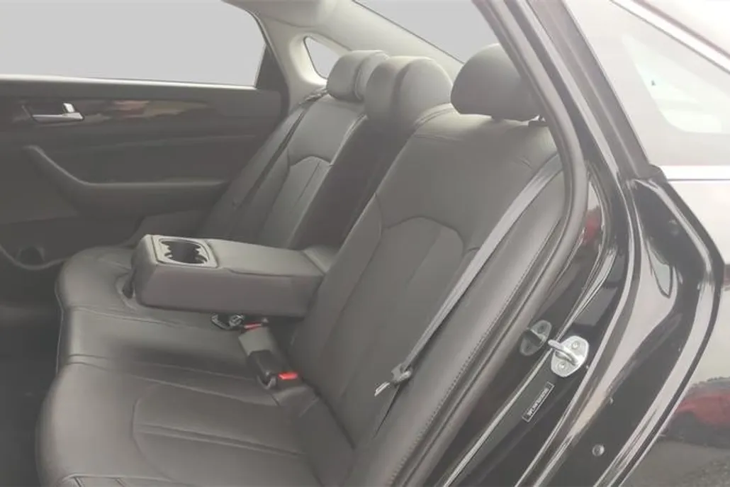 2016 Hyundai Sonata Base photo 1