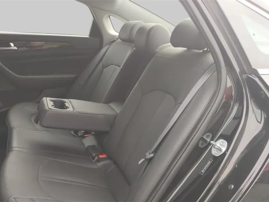 2016 Hyundai Sonata Base photo 1