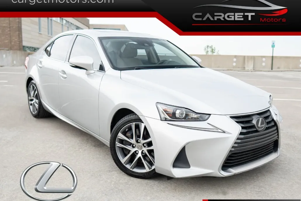 2018 Lexus IS 300 photo 1