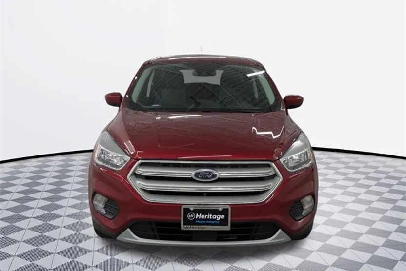 2019 Ford Escape SE Sport photo 1