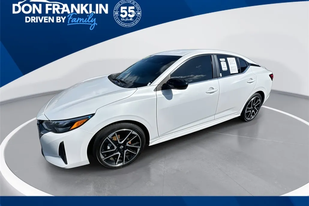 2024 Nissan Sentra SR photo 1