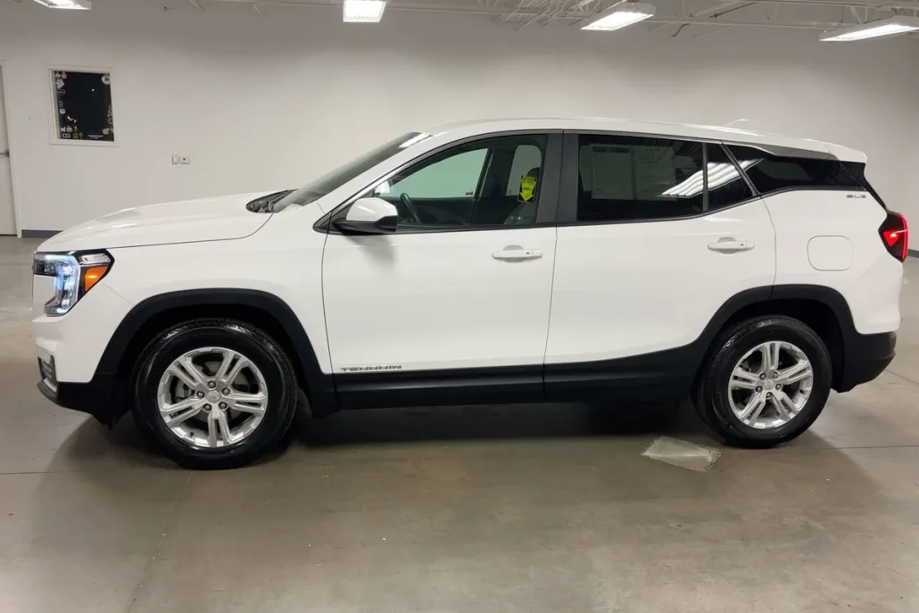 2024 Gmc Terrain SLE photo 1