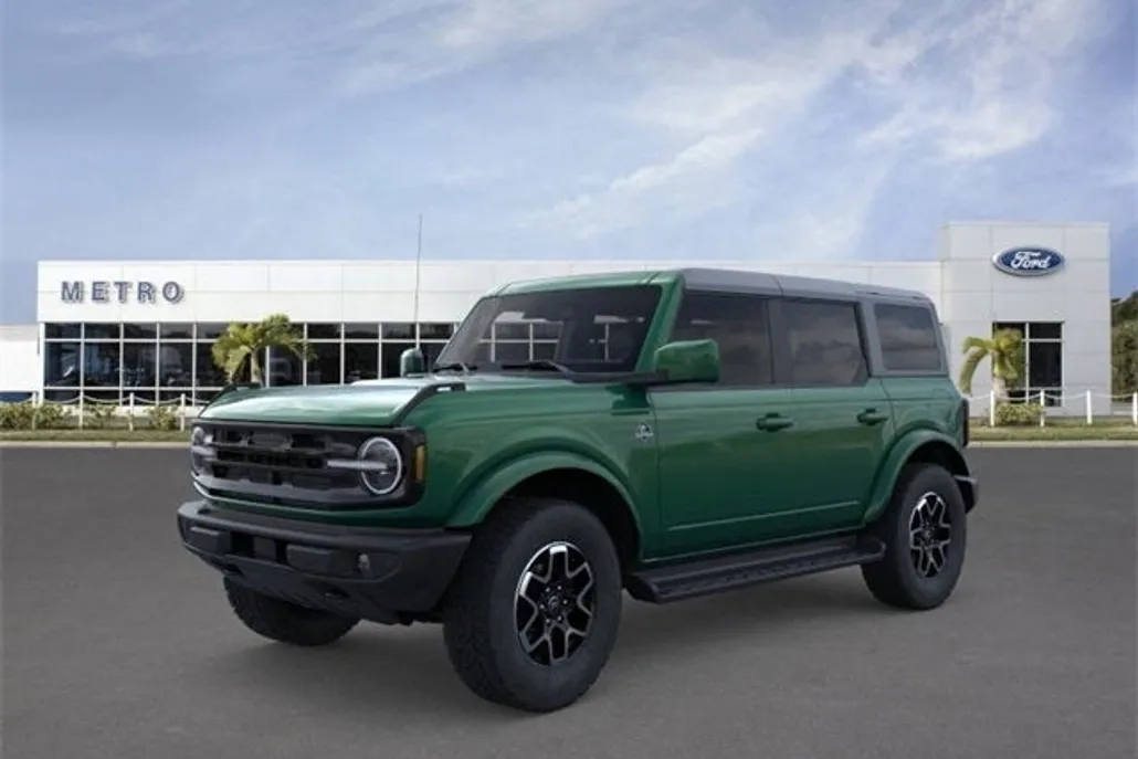 2025 Ford Bronco Outer Banks photo 1