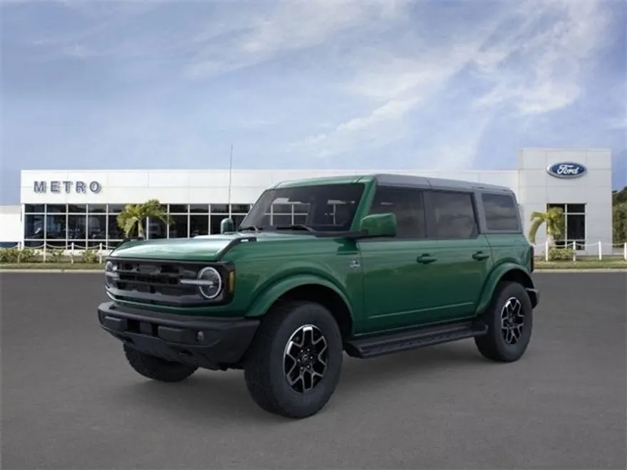 2025 Ford Bronco Outer Banks photo 1
