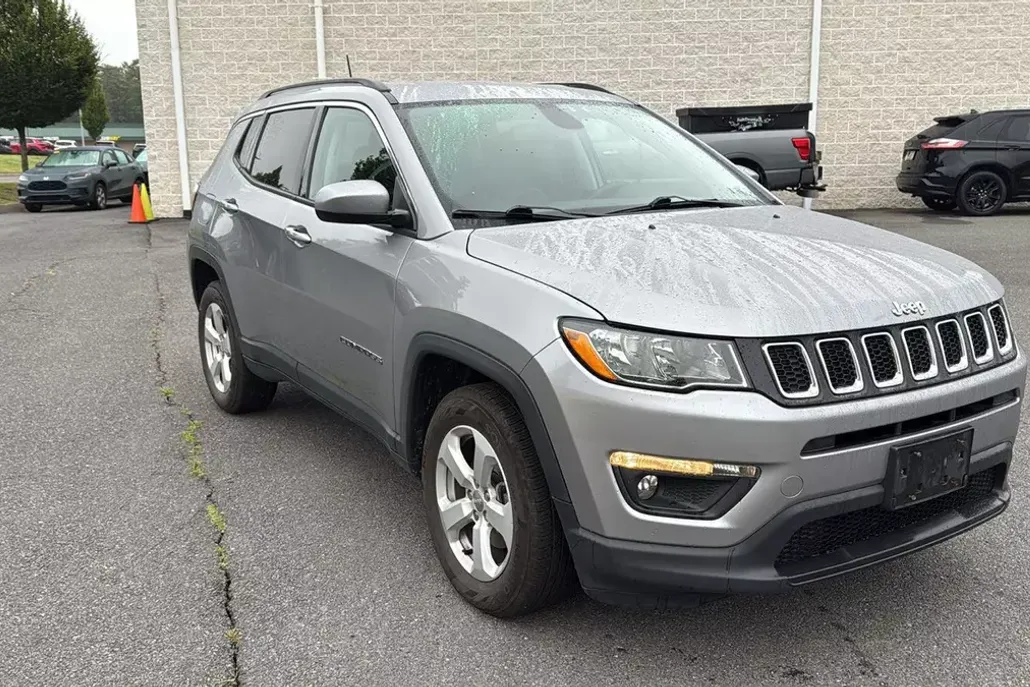 2019 Jeep Compass Latitude photo 1