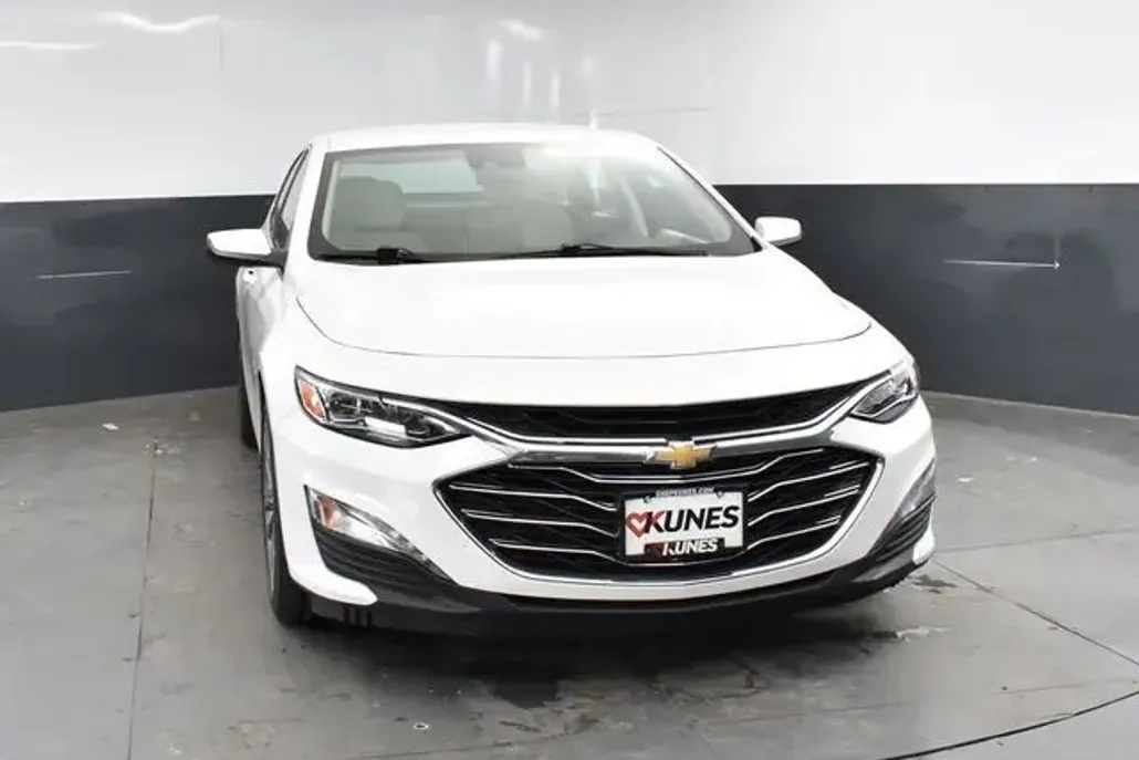 2024 Chevrolet Malibu Premier 2LT photo 1