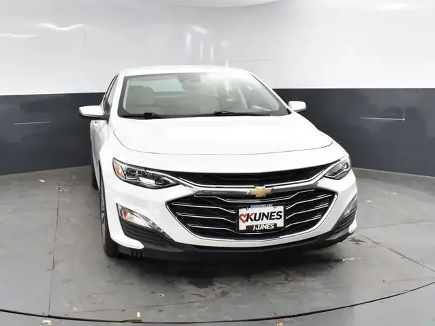 2024 Chevrolet Malibu Premier 2LT photo 1