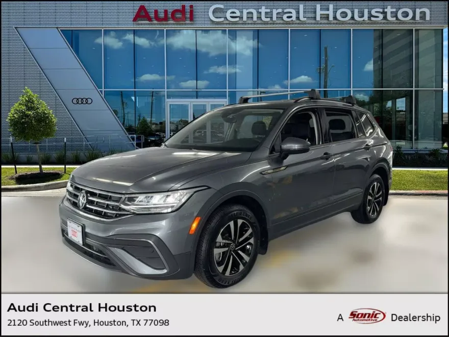 2024 Volkswagen Tiguan S photo 1