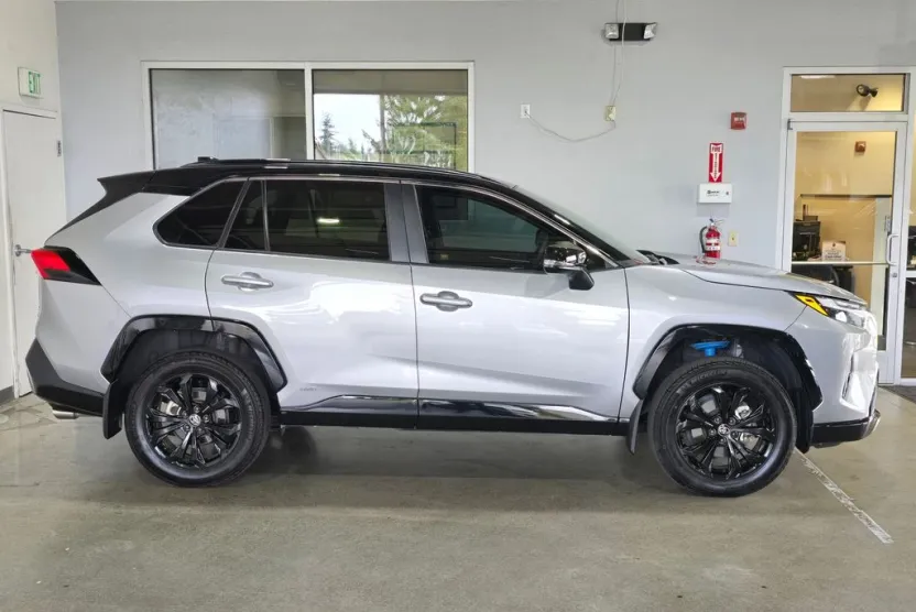 2024 Toyota RAV4 Hybrid XSE photo 1