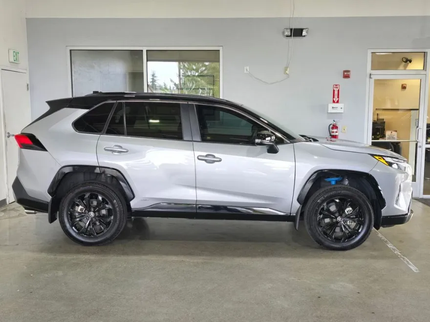 2024 Toyota RAV4 Hybrid XSE photo 1