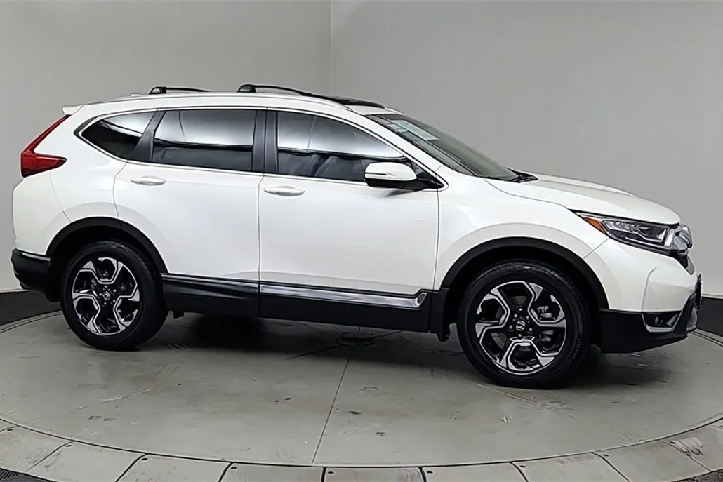 2017 Honda CR-V Touring photo 1