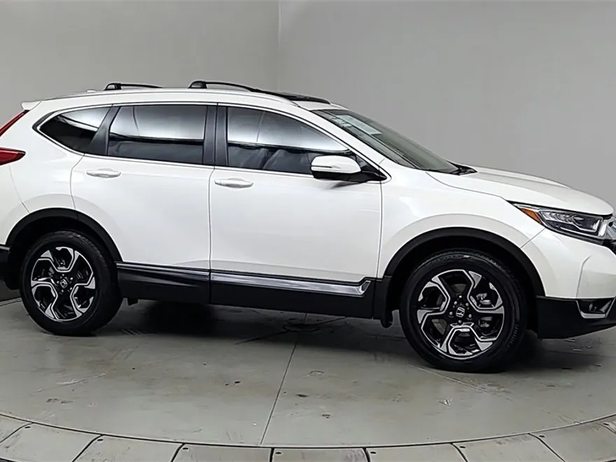 2017 Honda CR-V Touring photo 1