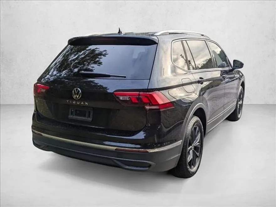 2024 Volkswagen Tiguan SE Sport photo 1