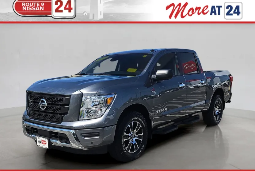 2021 Nissan Titan SV photo 1
