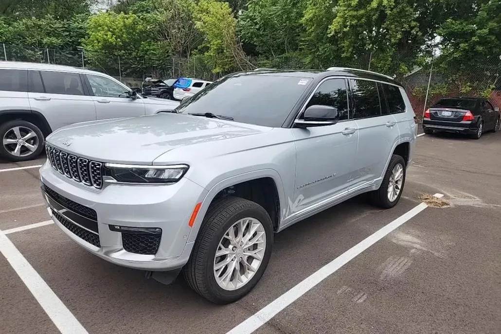 2021 Jeep Grand Cherokee L Summit photo 1